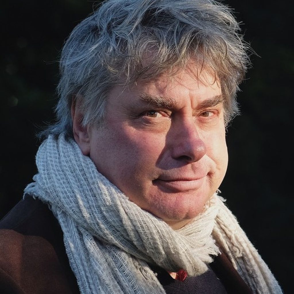 André Kerver, Christopher Mac-Carthy en Ulrich Wentzlaff-Eggebert ontmoeten Paul Abels en brengen een unieke voorstelling, waarin afwisselend werk wordt voorgedragen en geïmproviseerde muziek wordt gespeeld.